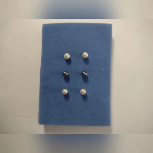 Avon 2001 Pearlesque cable necklace with 3 pr earrings. - Picture 5 of 5